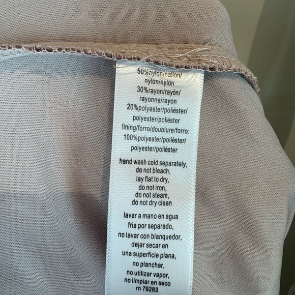 Alex Evenings Rosette A-Line Gown Sequins Short Sleeve in Rose Pink Size 18 - Picture 15 of 16